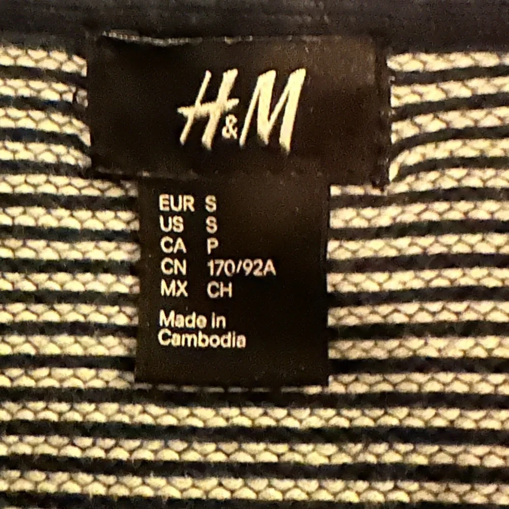 H&M sweater, small, thick material